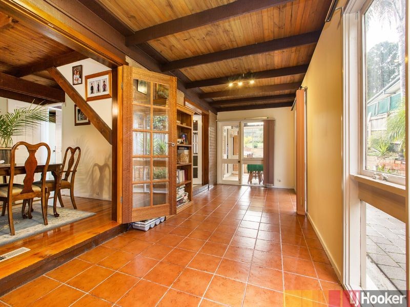 49 Oakpark Drive, Chadstone VIC 3148