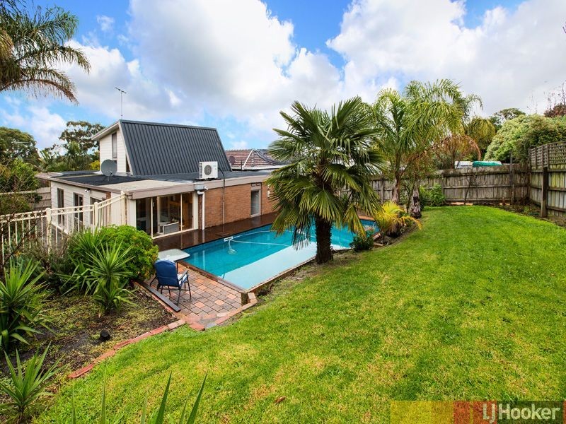 49 Oakpark Drive, Chadstone VIC 3148