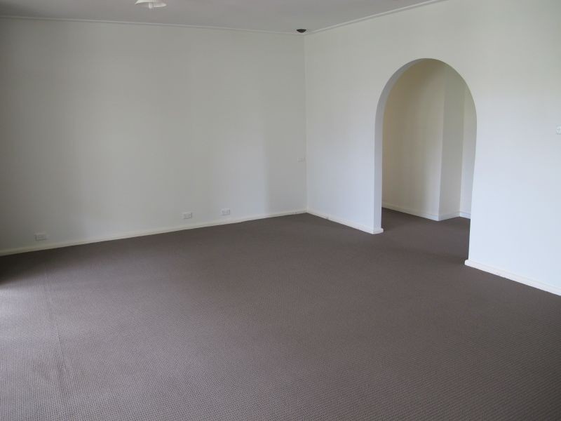 8 Lewis Street, Mount Waverley VIC 3149