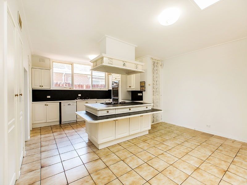 8 Lewis Street, Mount Waverley VIC 3149