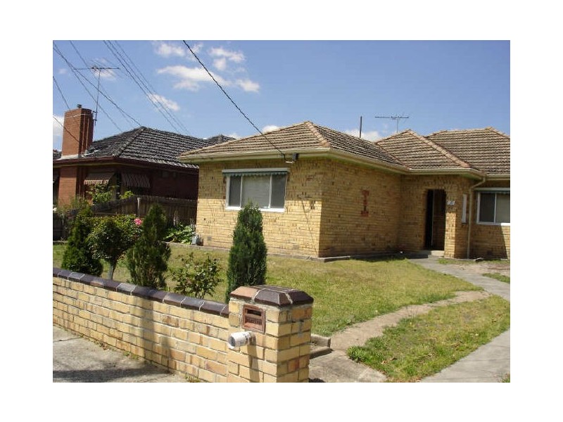 30 Moorookyle Avenue, Hughesdale VIC 3166