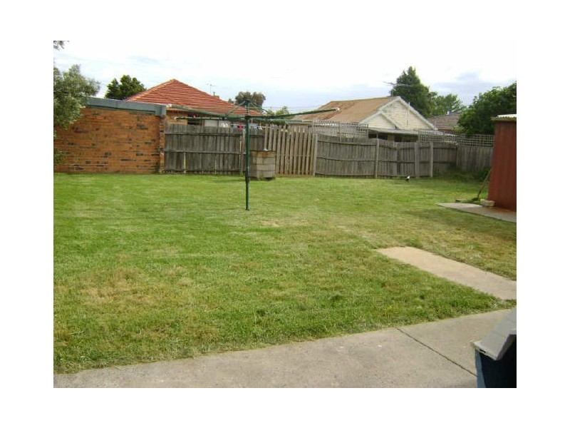 18 Merbow Street, Oakleigh VIC 3166