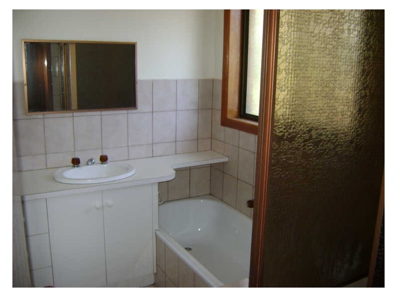 2/3 Dover Street, Oakleigh East VIC 3166