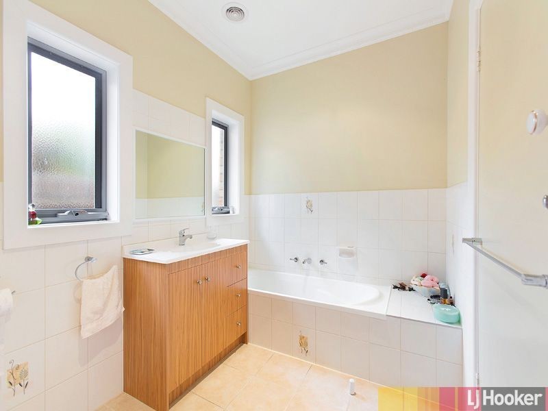 52 Ferntree Gully Road, Oakleigh East VIC 3166