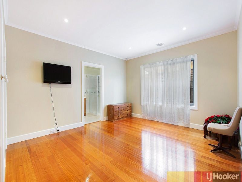 52 Ferntree Gully Road, Oakleigh East VIC 3166