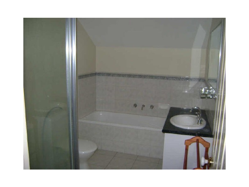 2/17 Golflinks Avenue, Oakleigh VIC 3166