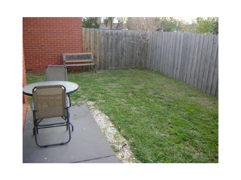 2/17 Golflinks Avenue, Oakleigh VIC 3166