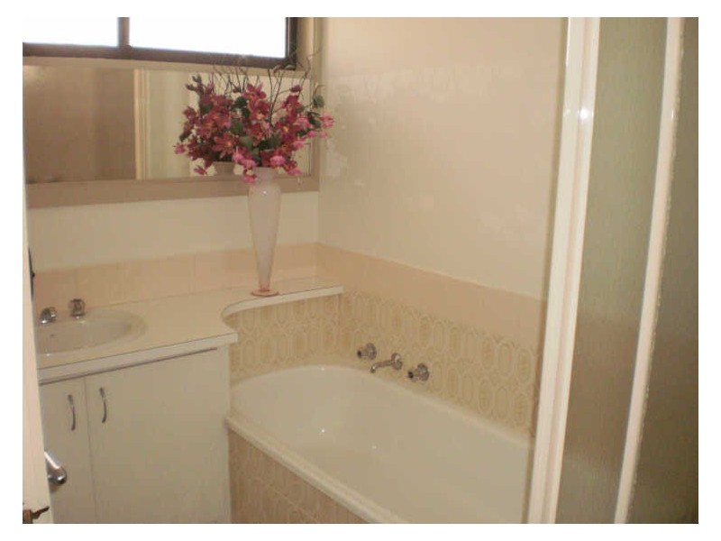 1/1 York Avenue, Oakleigh VIC 3166