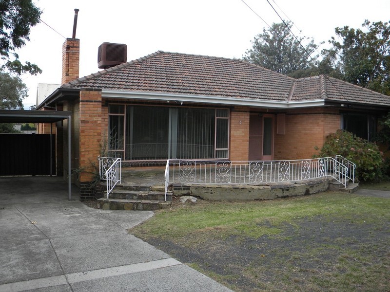 5 Churchill Avenue, Chadstone VIC 3148