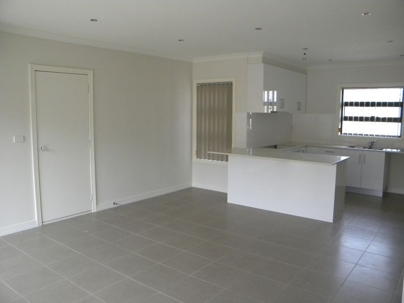 2/4 Hiscock Street, Chadstone VIC 3148