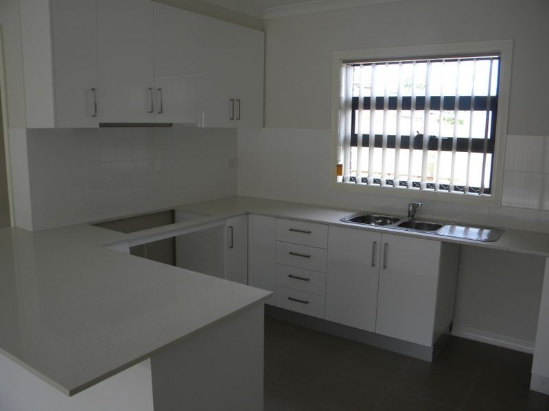 2/4 Hiscock Street, Chadstone VIC 3148