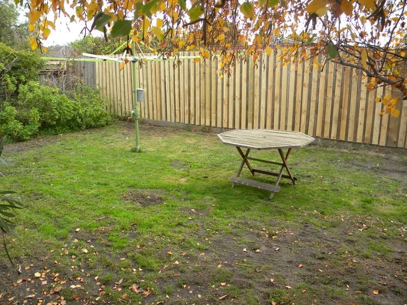 1 Hallow Street, Bentleigh East VIC 3165