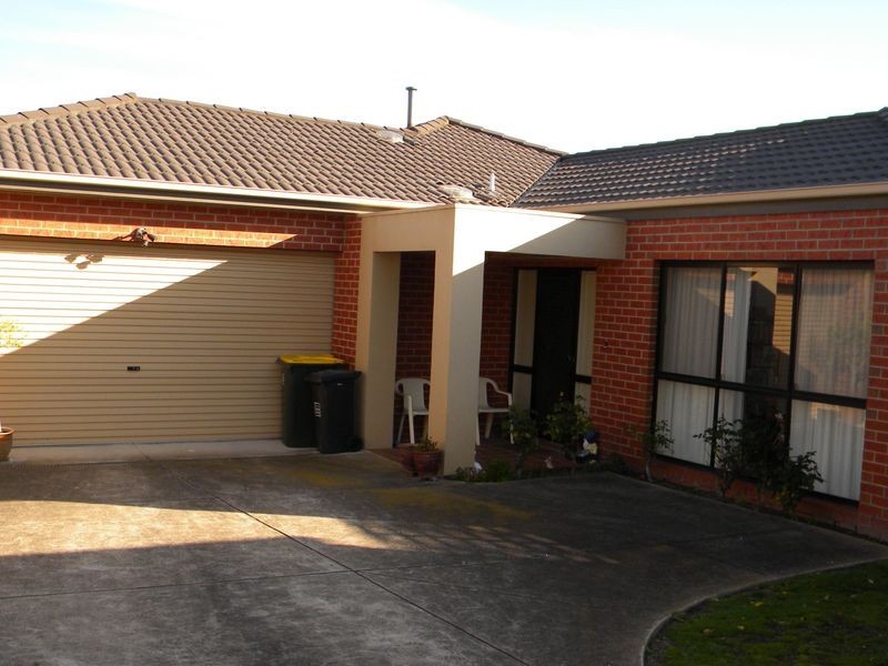 2/16 Hinkler Avenue, Bentleigh East VIC 3165