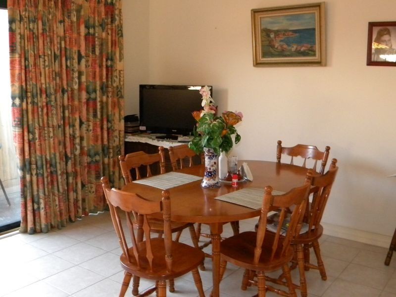 2/16 Hinkler Avenue, Bentleigh East VIC 3165