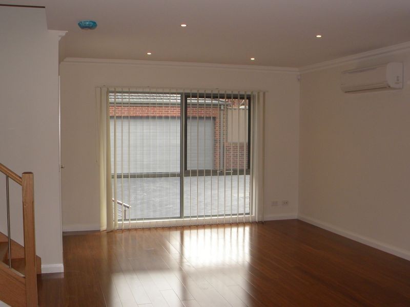 2/8 – 10 Cabena Crescent, Chadstone VIC 3148