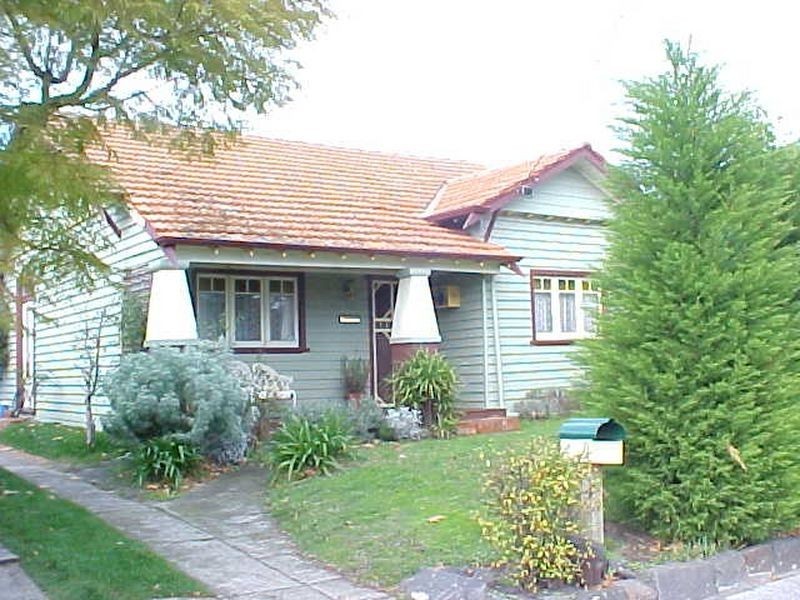 64 Golf Links Avenue, Oakleigh VIC 3166