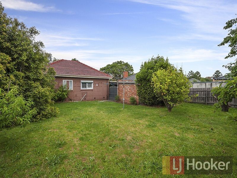 11 Bond Street, Clayton South VIC 3169