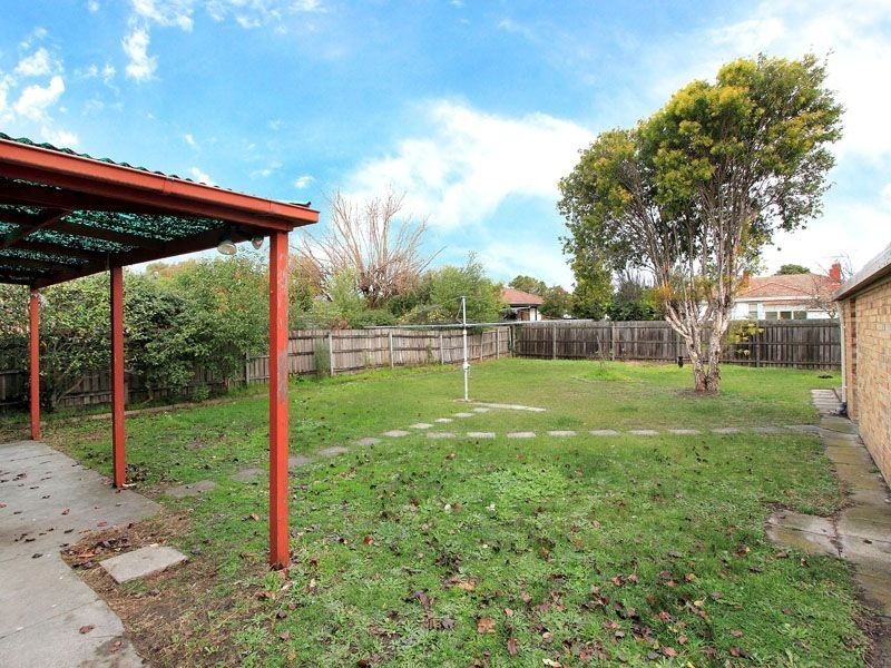 30 Moorookyle Avenue, Hughesdale VIC 3166