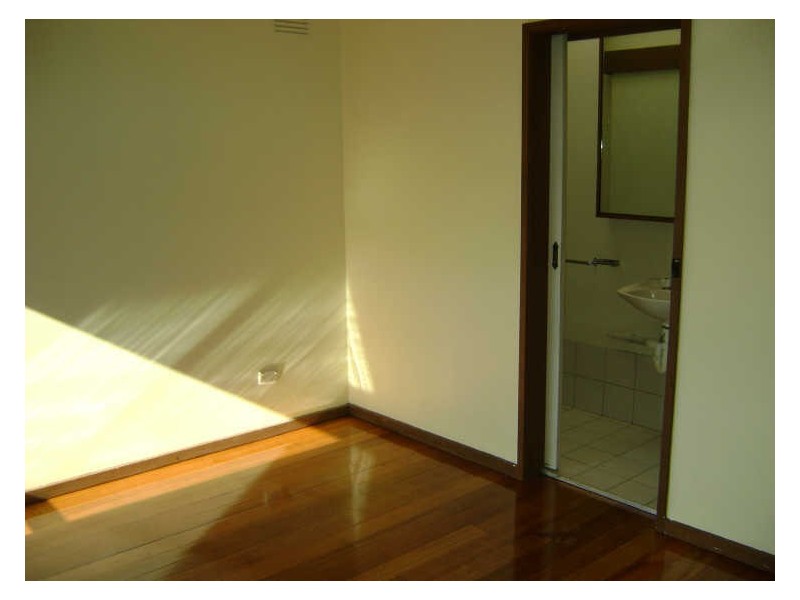 3/3 Golf Road, Oakleigh South VIC 3167