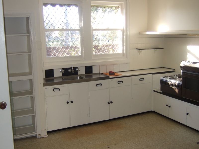 10 Dallas Avenue, Hughesdale VIC 3166