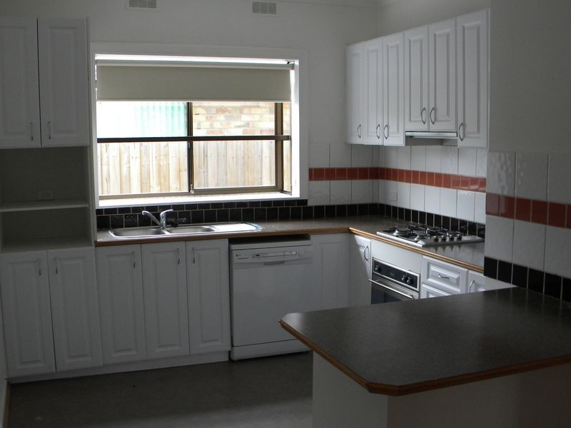 1/108 Haughton Road, Oakleigh VIC 3166