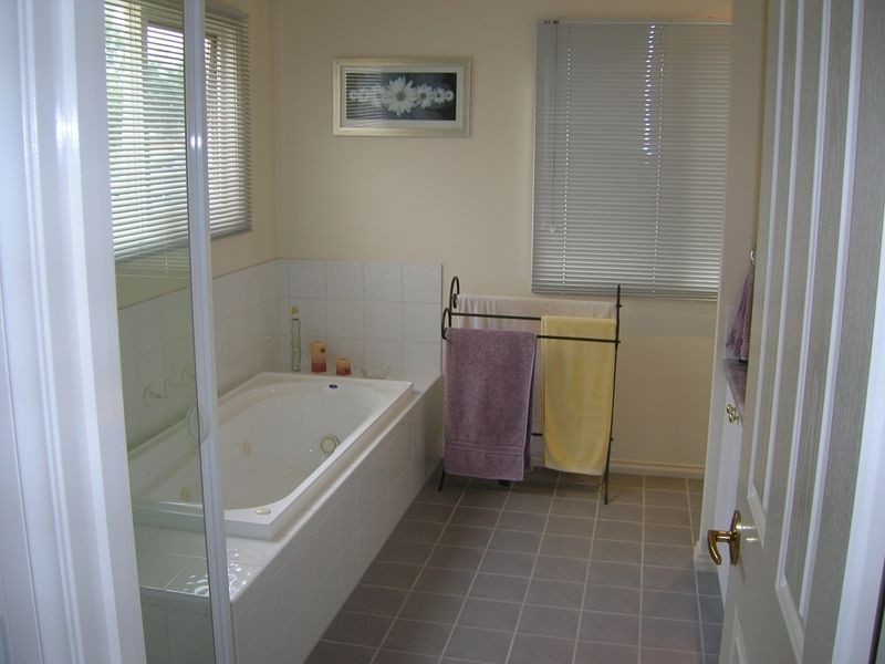 16 Victoria Knox Avenue, Rowville VIC 3178