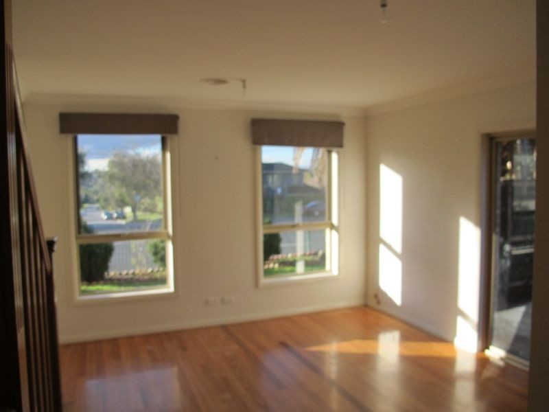 1/76 Ferntree Gully Road, Oakleigh East VIC 3166