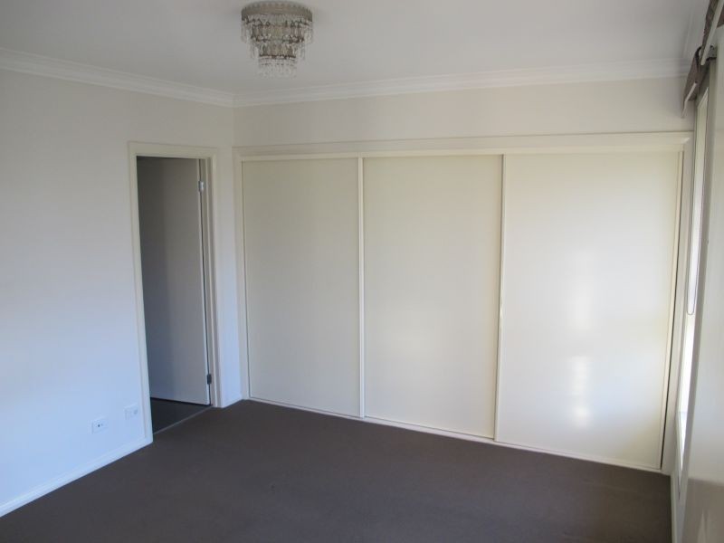 1/76 Ferntree Gully Road, Oakleigh East VIC 3166