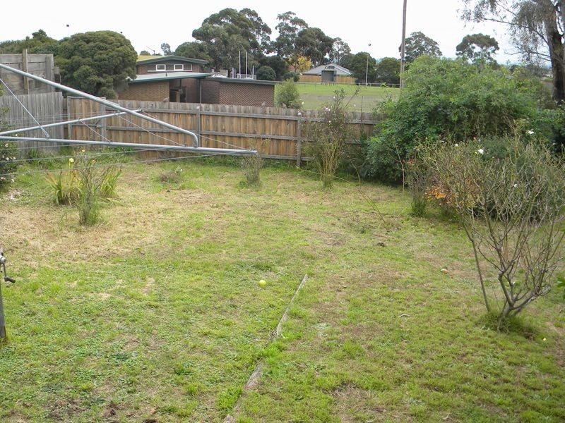 19 Lewton Road, Mount Waverley VIC 3149