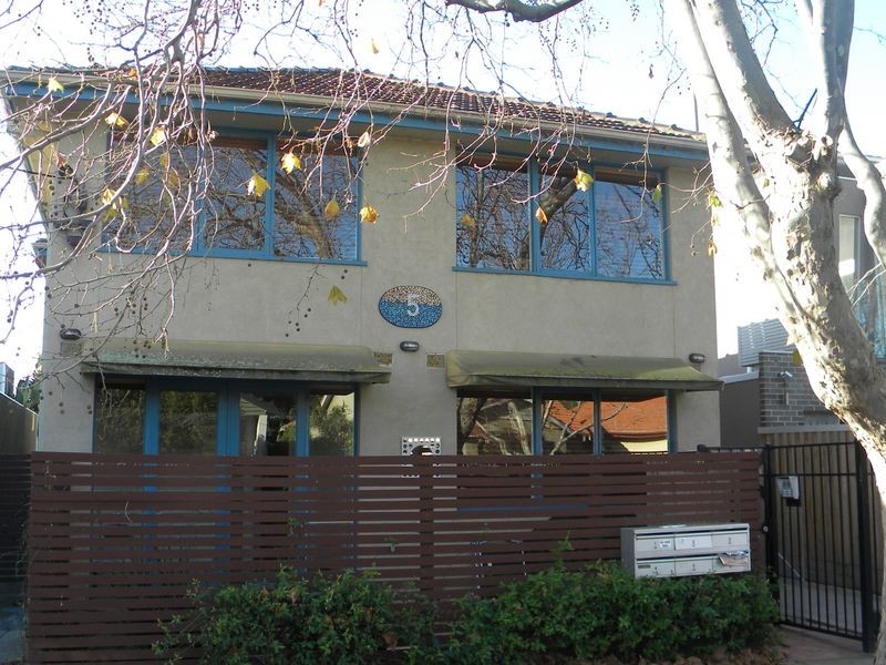 3/5 Joyce Street, Elwood VIC 3184