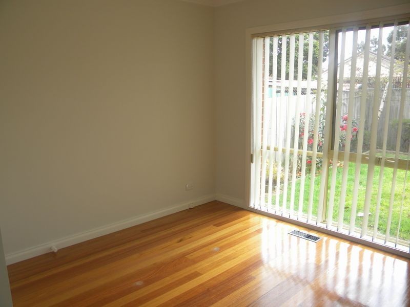 2/4 Calista Avenue, Oakleigh East VIC 3166