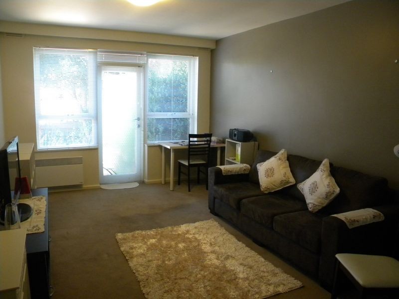 2/27 Ross Street, Huntingdale VIC 3166