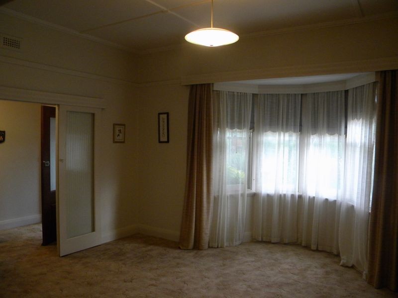 29 Eleebana Avenue, Hughesdale VIC 3166