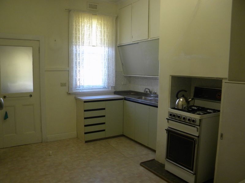 29 Eleebana Avenue, Hughesdale VIC 3166