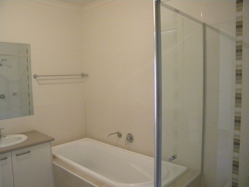 2/76 Barrington Street, Bentleigh East VIC 3165