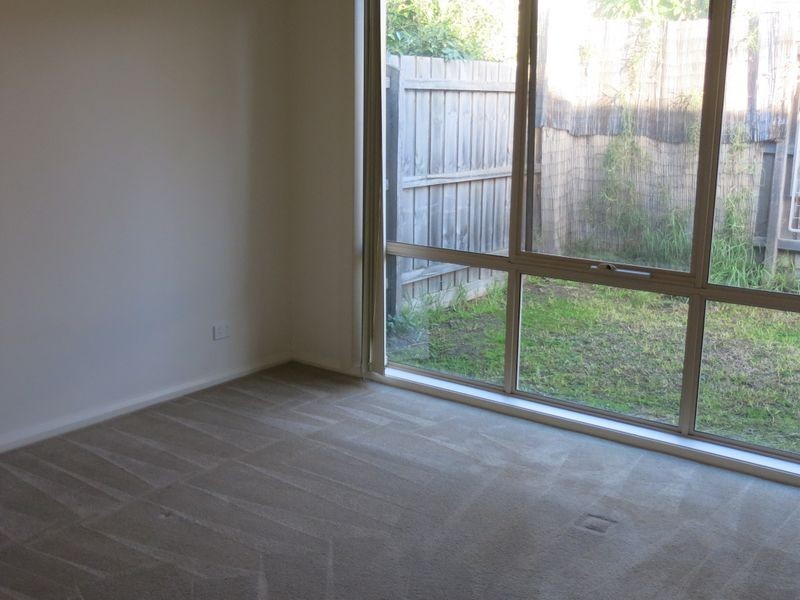 2/76 Barrington Street, Bentleigh East VIC 3165