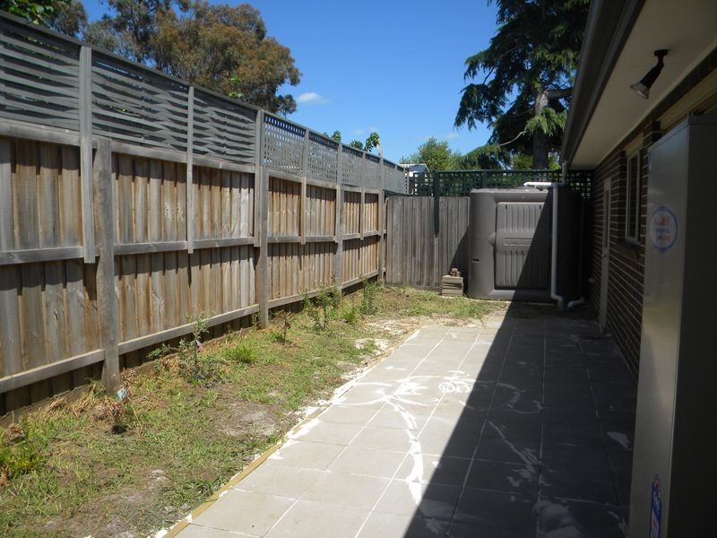 2/76 Barrington Street, Bentleigh East VIC 3165