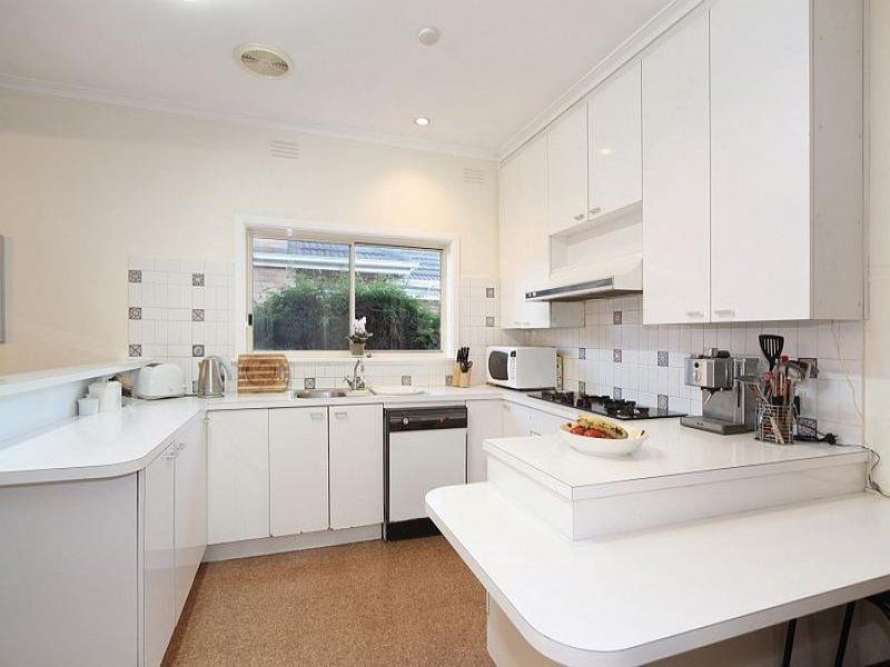 8 Wards Grove, Bentleigh East VIC 3165