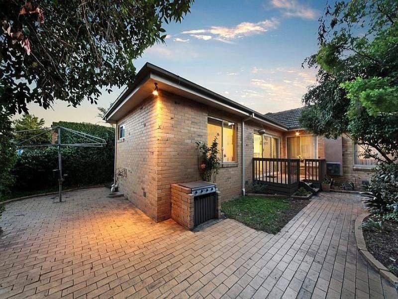 8 Wards Grove, Bentleigh East VIC 3165