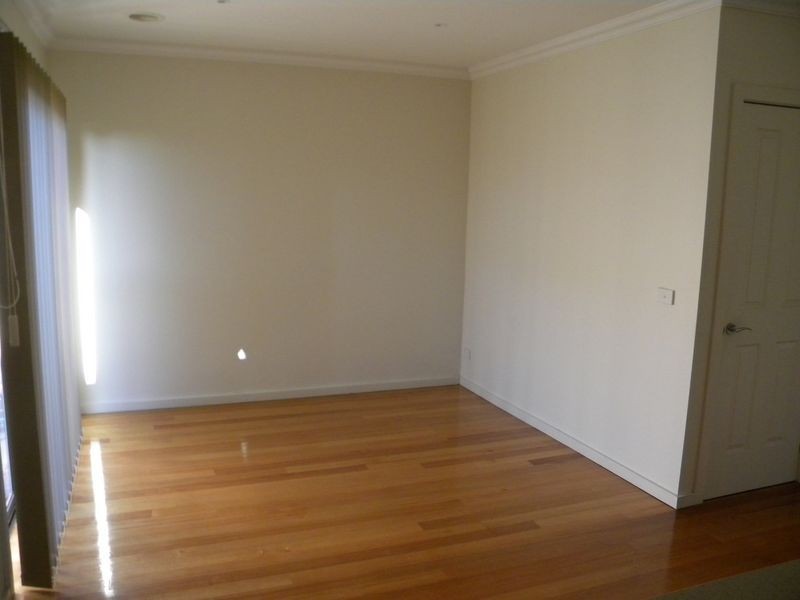 2/11 Elizabeth Street, Oakleigh East VIC 3166