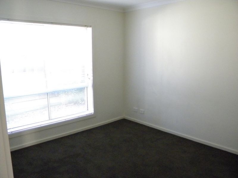 2/11 Elizabeth Street, Oakleigh East VIC 3166