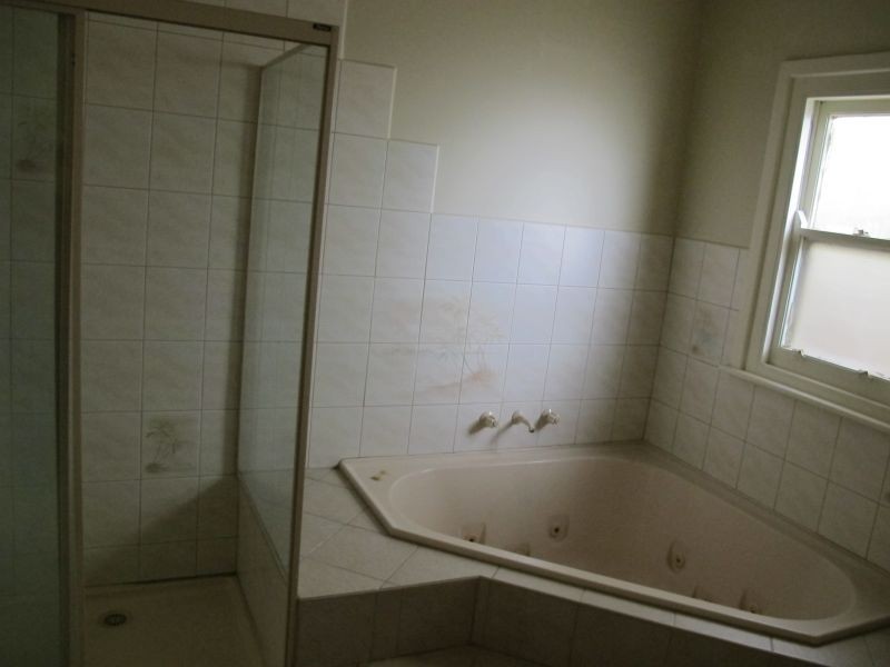 360 Haughton Road, Clayton VIC 3168