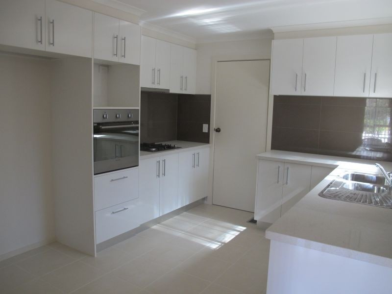 14 Fairland Avenue, Oakleigh East VIC 3166