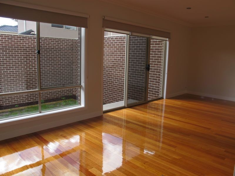 1/5 Churchill Avenue, Chadstone VIC 3148