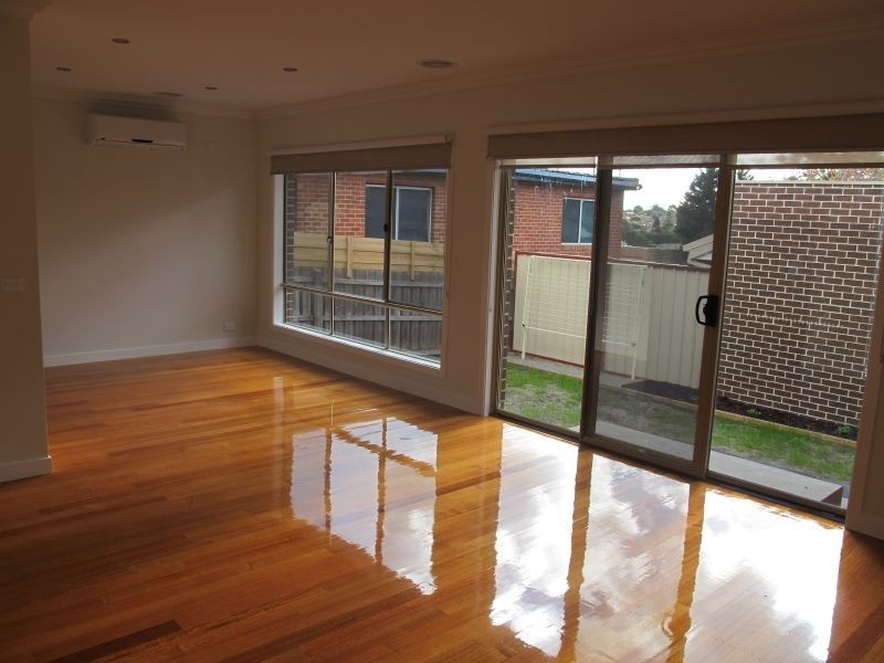 1/5 Churchill Avenue, Chadstone VIC 3148