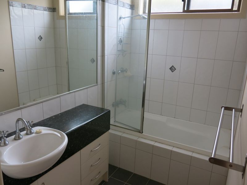 1/146 Atherton Road, Oakleigh VIC 3166