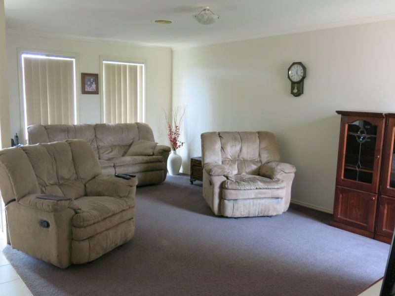 5 Chisholm Crescent, Narre Warren South VIC 3805