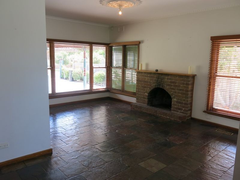 42 Manoon Road, Clayton South VIC 3169