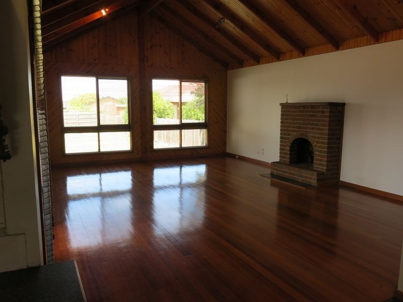 42 Manoon Road, Clayton South VIC 3169