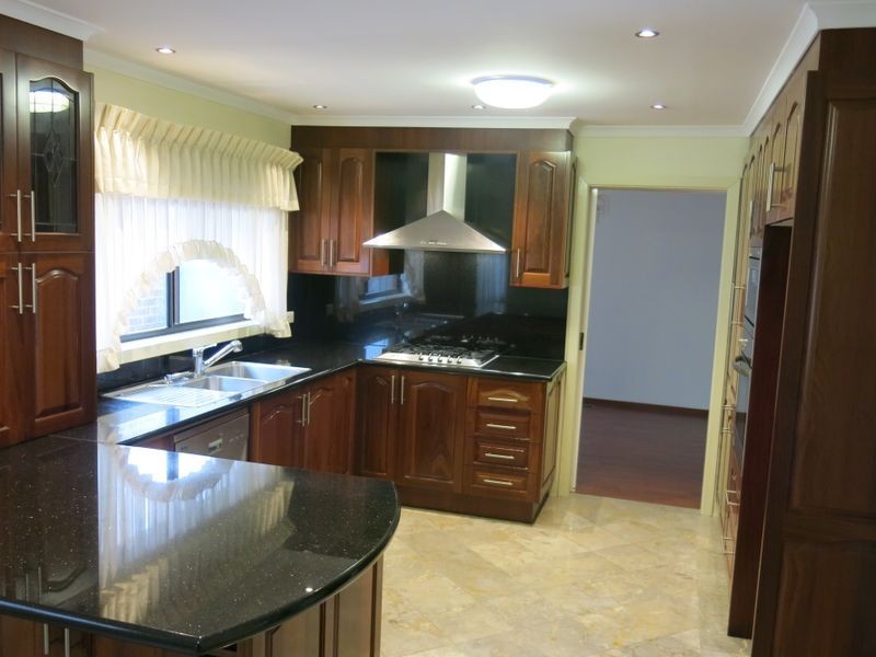 8 Emily Court, Clarinda VIC 3169